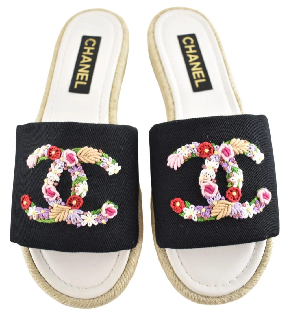 Chanel 25S Black Canvas Floral Crochet CC Logo Slide Sandal Espadrille Flat 41